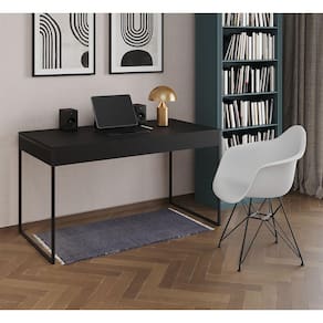 Escrivaninha Industrial Office Estudo Malta Preta 137x53cm com 1 Poltrona Branca Eames Eiffel Base F
