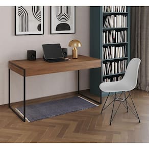 Escrivaninha Industrial Escritório Malta Amêndoa 137x53cm com 1 Cadeira Eames Eiffel Branca Base Fer