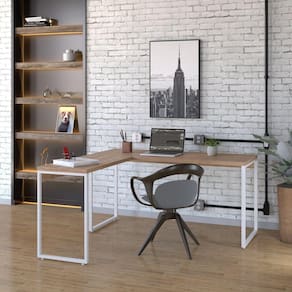 Mesa de Escritório em L Estilo Industrial 150x150cm Kuadra Lâmina Mel / Est.Branca