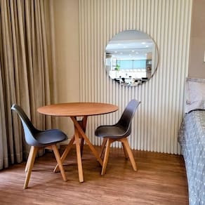 Mesa De Jantar Redonda 4 Lugares 90cm Em Madeira - Freijó