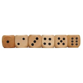 Conjunto de dados de madeira WE Games with Black Pips (16 mm) - 6 unidades