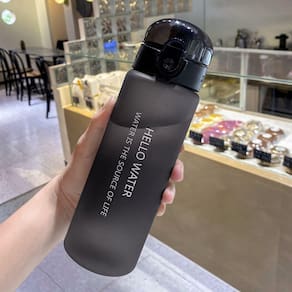 Garrafa de água transparente 780ml para esportes ao ar livre