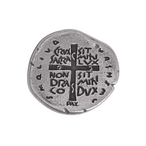 Broche Medalha das duas Cruzes - Cor Prata Velha