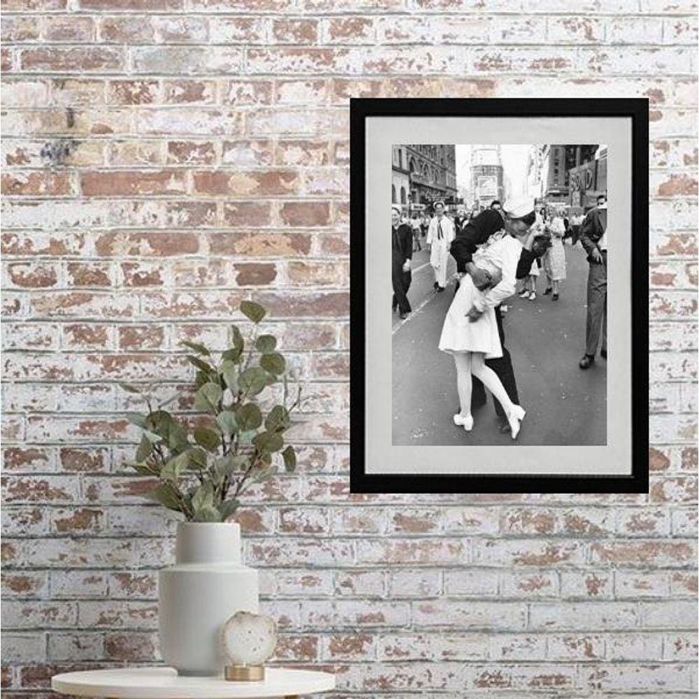 Quadro Beijo Da Segunda Guerra - 60X48Cm