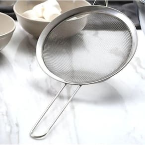 Peneira De Cozinha Coar Inox 10cm Polvilhar Escorrer Massas