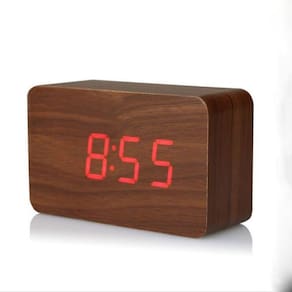 Despertador LED digital de madeira com luz vermelha
