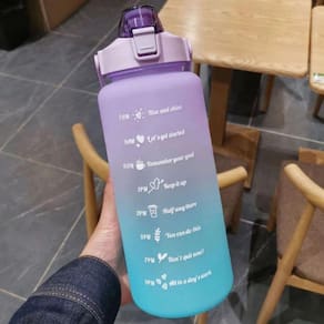 Garrafa de água Motivational Purple de 2 litros sem BPA com adesivo