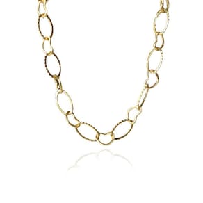 Pulseira Com Elos Ovais Intercalados Com Elos De Corações Fo