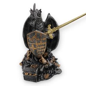 Dragão Medieval com Espada