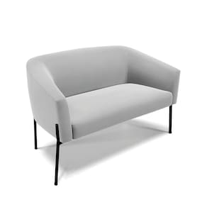 Sofá Namoradeira 2 Lugares Pé de Ferro Preto Stella Suede Cinza D03 - D`Rossi