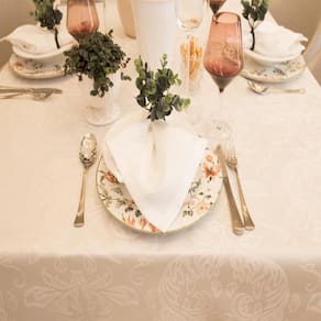 Toalha De Mesa Quadrada Pérola 1,7X1,7 Impermeável Medalhão