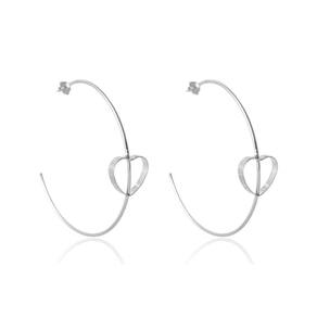Brinco Argola Grande Fina Com Coração Folheado Ródio Branco