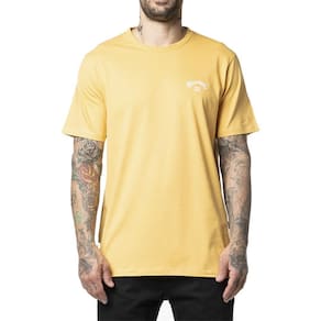 Camiseta Billabong Small Arch Emb. WT24 Masculina Mostarda