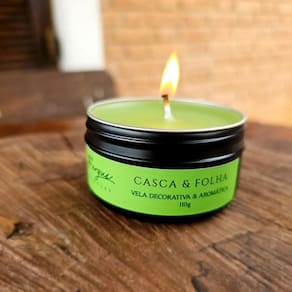 Vela Aromática de Casca e Folha Fergus Candles
