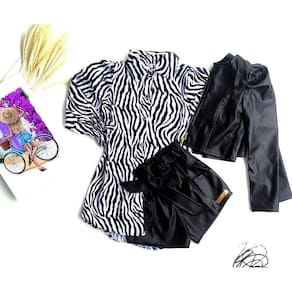Camisa feminina infantil manga longa - sobre legging