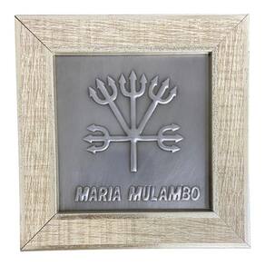 Quadro Maria Mulambo Madeira Carvalho E Metal 13 X13 Cm