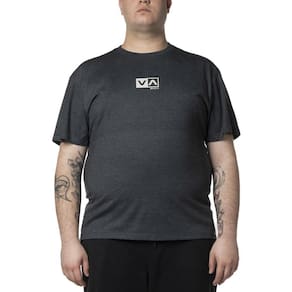 Camiseta RVCA Mini Balance Box Plus Size WT24 Cinza Escuro