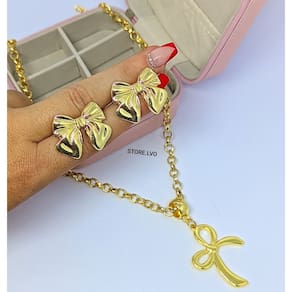 Kit Colar e Brincos Feminino Corrente Elo Português com Pingente Laço Delicado Grande Folheado Ouro Dourado Antialérgico
