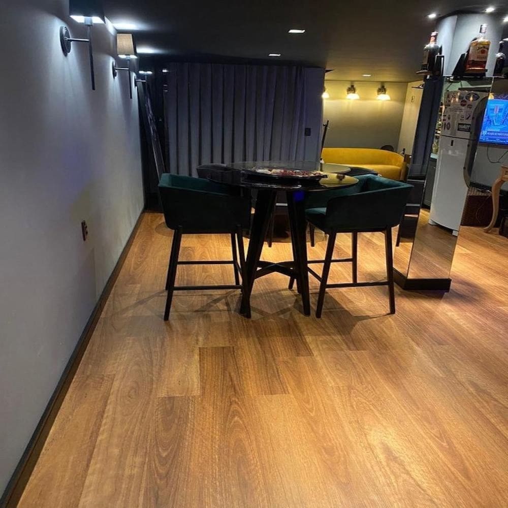 Piso Vinilico Spc Rígido 5mm com Manta Clf Aqualux Quality Floor - caixa com 2,2 Unidade - Brooklyn