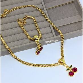 Kit Conjunto Colar e Pulseira Corrente elo Malha Veneziana Grossa Folheado Ouro com Pingente Cereja Lançamento Moda