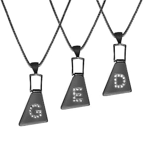 - Colar De Letras Trapézio Cravejado De Zircônia Folheado Na Cor Negro