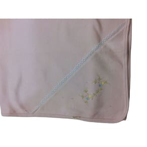 Manta Bordada Fem Doce Melado Rosa e Branca