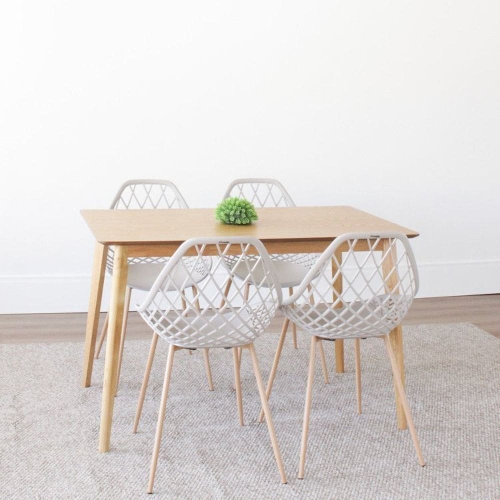 Conjunto Sala de Jantar Mesa 120x75cm Finlândia com 4 Cadeiras Cloe Base Aço Rivatti Nude