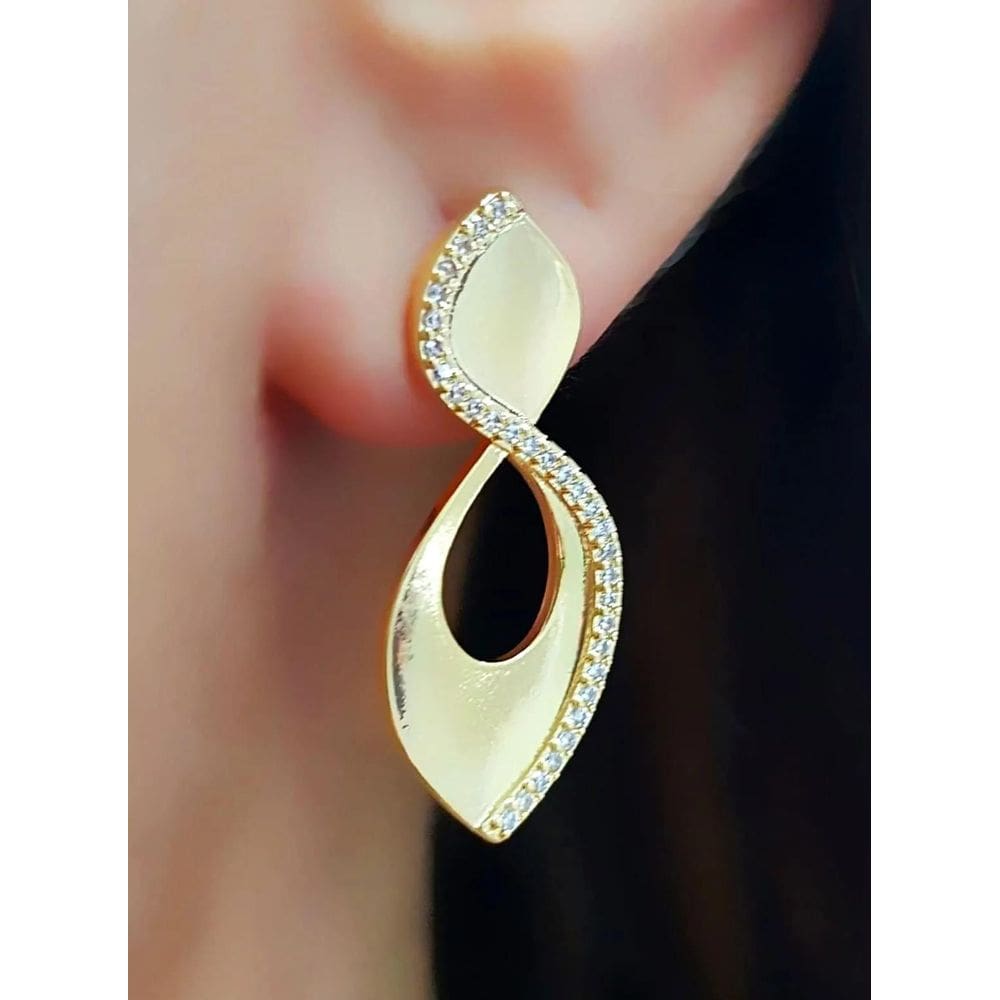 Brinco Gota Banhado A Ouro 18K