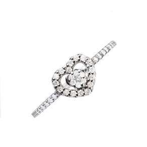 Anel coração com diamantes em ouro branco