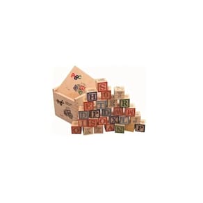 Brinquedo educativo: cubos de madeira, figuras, números e letras