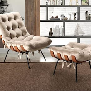Poltrona Costela com Puff Base Fixa para Sala, Quarto Bege Claro