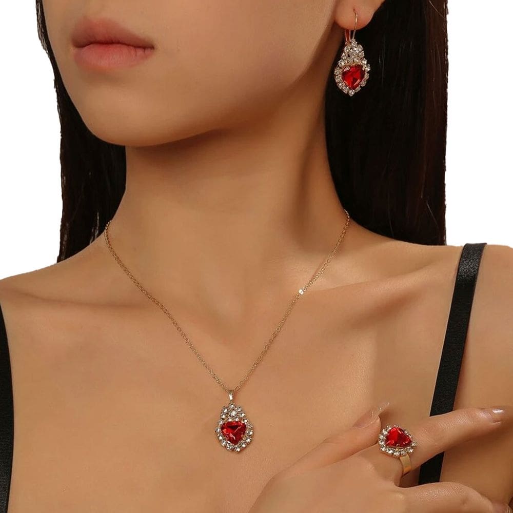 Conjunto Colar Dourado + Par Brincos Coração Zircônia 45cm