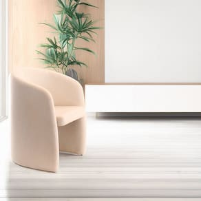 Poltrona Estofada Compacta com Encosto Curvado Formando os Braços Coccia Espresso Móveis Bege Claro