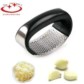 Triturador de alho manual em inox - um alho bem processado