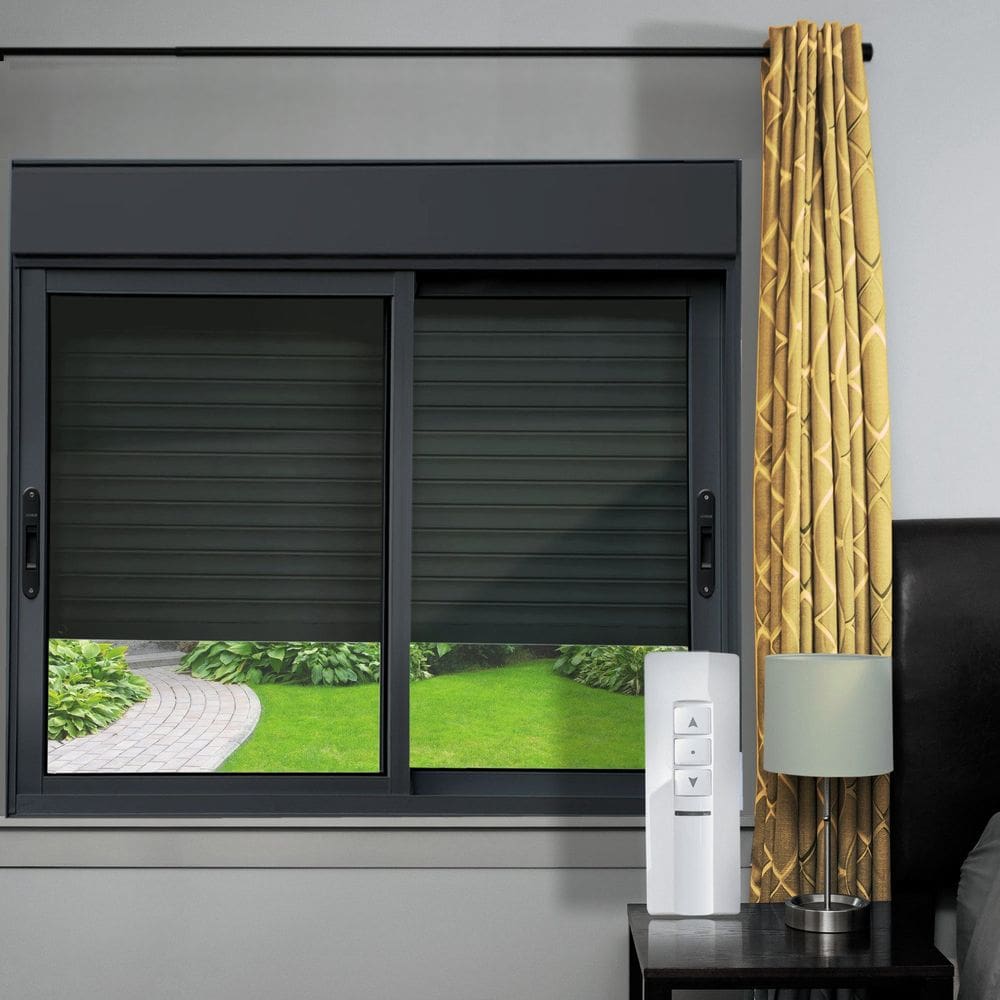 Janela Elite 2 Folhas Moveis com Persiana Integrada Correr com Motor e Controle Remoto 100 X 150 Vidro Liso Preto