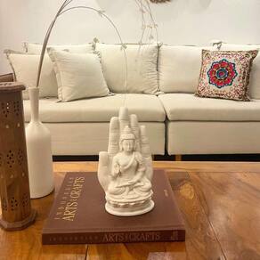Escultura Buda Sidarta Na Mão De Pó De Mármore 23Cm