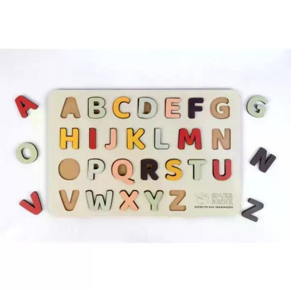 Brincando Com As Letras Em Madeira