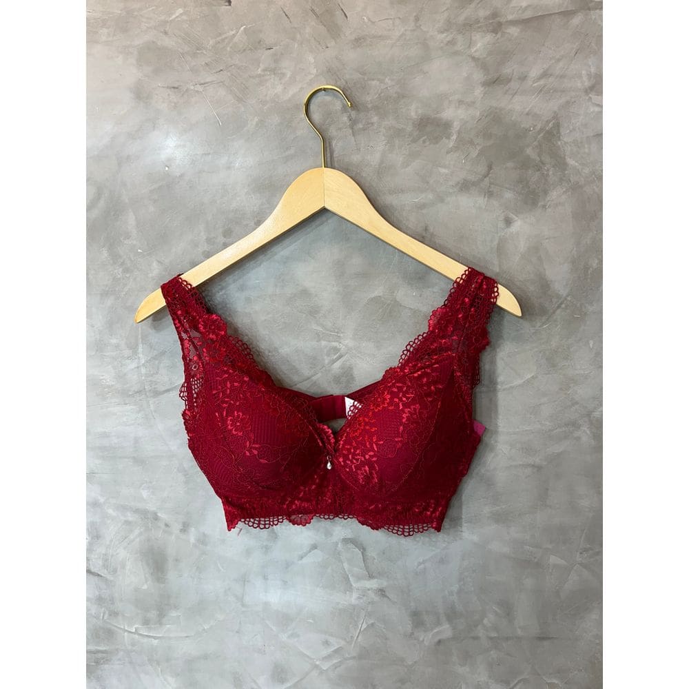 Sutiã Sem aro com leve bojo modelo triângulo rendado, alça trabalhada em renda Vermelho