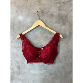 Sutiã Sem aro com leve bojo modelo triângulo rendado, alça trabalhada em renda Vermelho