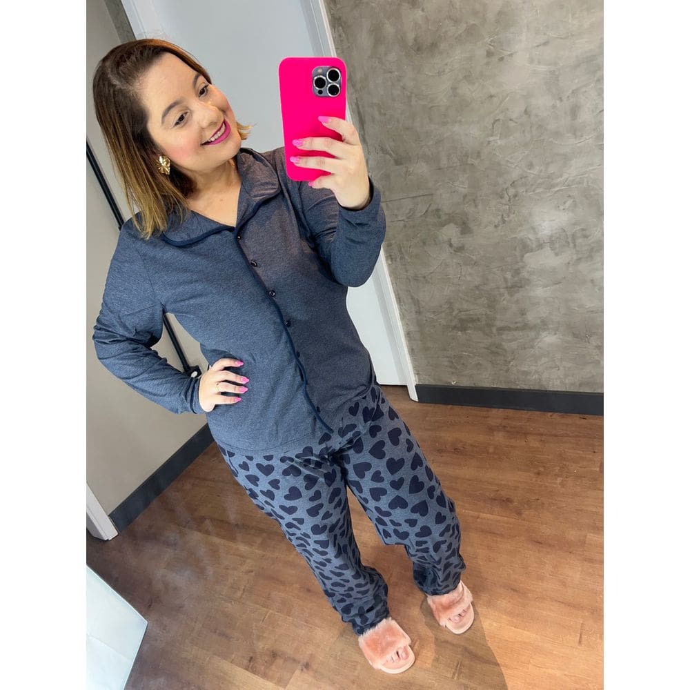 Pijama Manga Longa Delicado Azul de coração com blusa de botão em poliester e algodão, ótima para cirurgia ou amamentaçã