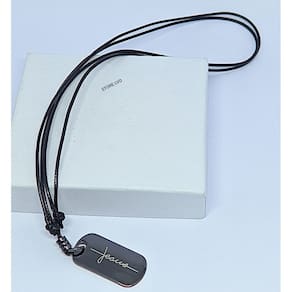 Colar Masculino e Feminino Cordão Fio encerado Preto Ajustável com Pingente Chapa escrito Jesus aço Inox Gargantilha