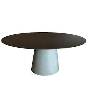 Mesa De Jantar Cone Oval 137x90 Cm Base Cimento Queimado Tampo Laqueado Preto