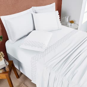 Jogo Cama Lençol Bouclê Queen Micro Percal 200 Fios c/ Laise Bordada 4 Peças - Branco Neve