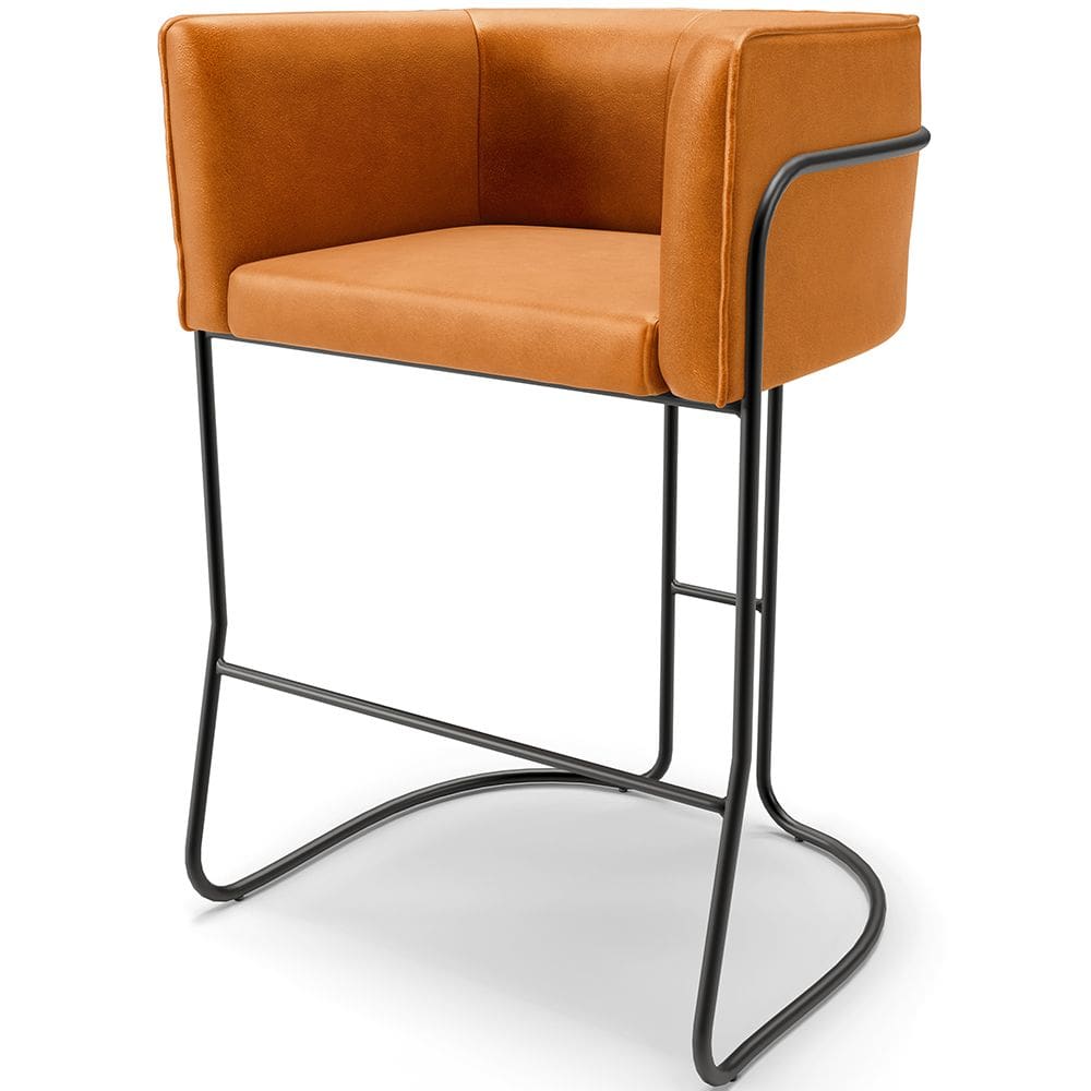 Banqueta Decorativa Fixa Baixa Base de Aço Preto Betina D02 Couríssimo Whisky B-90 - Lyam Decor