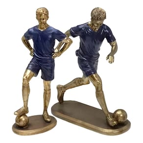 Dupla Estatuetas Decorativa Em Resina Jogadores De Futebol