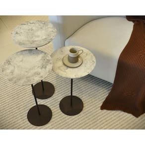 T-3 Mesas Laterais Norina BAIXA/MÉDIA/ALTA, tampos MDF/Marmorizado Imersos e bases Aço Corten. Marmorizado