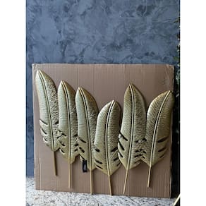 Escultura De Parede Penas Douradas 74X2x69cm