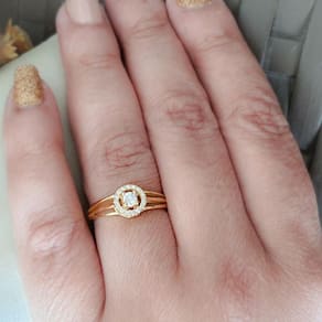 Anel Luz Com Zirconias Cristais  Folheado A Ouro 18K