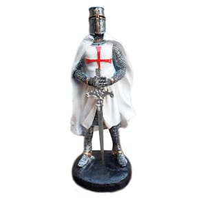Cavaleiro Templário Guerreiro Medieval Branco Estátua Espada