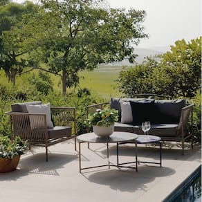 Conjunto Jardim 1 Sofá 1 Poltrona 1 Mesa Baixa 1 Mesa Centro Alta Refúgio Cabecasa Madeiramadeira Champanhe/Cinza Mesclado